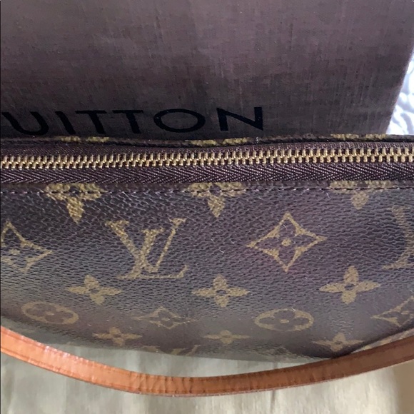 Louis Vuitton Mono Pochette Bag - Discontinued - Picture 4 of 11